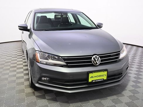 Used 2017 Volkswagen Jetta SEL FWD image 9