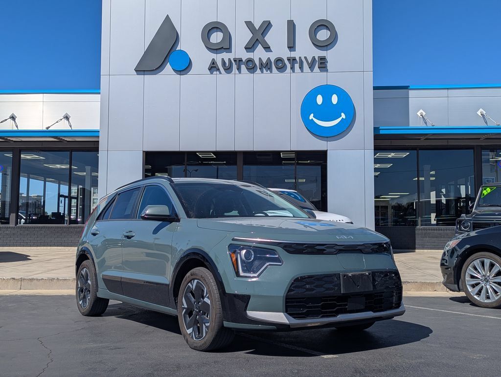 Used 2023 Kia Niro Wind FWD image 1
