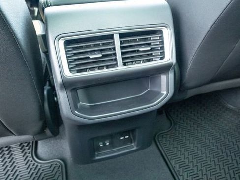 New 2026 Volkswagen Atlas Cross Sport SE image 33