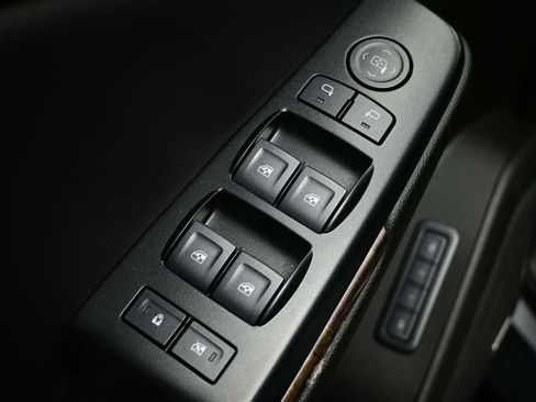 Used 2020 Chevrolet Suburban LT image 52