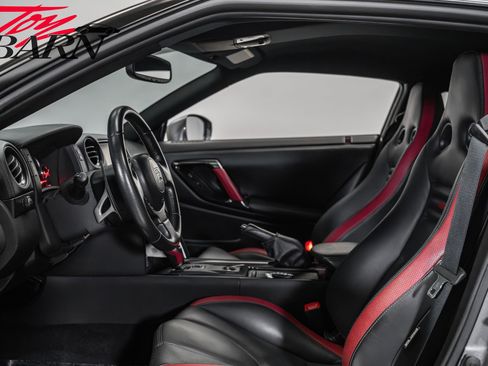 Used 2013 Nissan GT-R Black Edition image 26