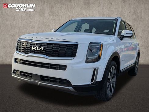 Used 2022 Kia Telluride S image 3