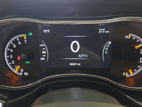 Used 2018 Jeep Grand Cherokee Trailhawk w/ Trailhawk Luxury Group AWD/4WD image 17