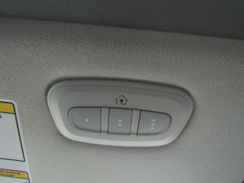 Used 2023 Jeep Cherokee Altitude Lux image 24