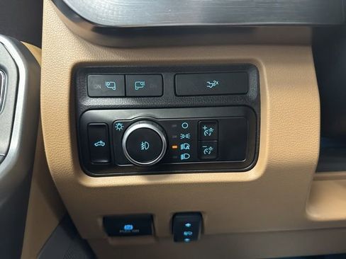 Used 2024 Ford F250 Lariat w/ Chrome Package image 45