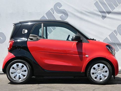 Used 2017 smart fortwo electric drive RWD image 4