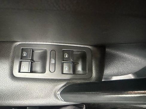 Used 2018 Volkswagen Passat 2.0T SE image 24