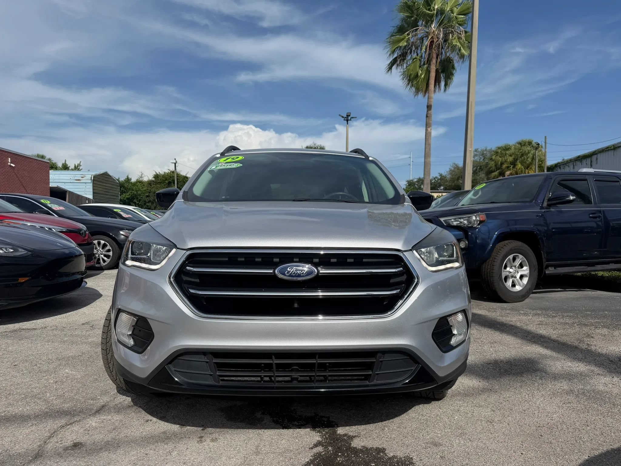 Used 2019 Ford Escape SE FWD image 2
