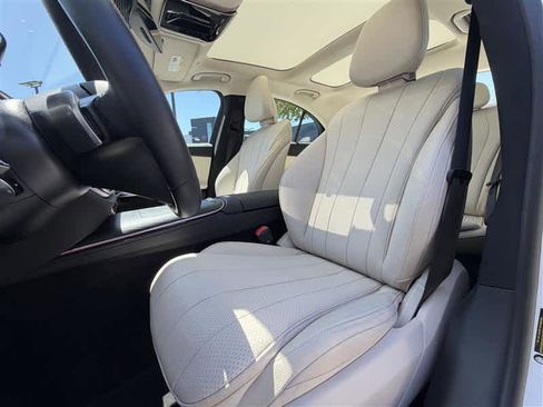 Used 2025 Mercedes-Benz E 350 Sedan image 6