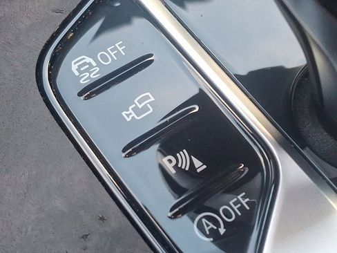 Used 2022 BMW X5 M50i w/ Premium Package image 26