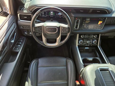 Used 2023 GMC Yukon Denali w/ Denali Reserve Package AWD/4WD image 9