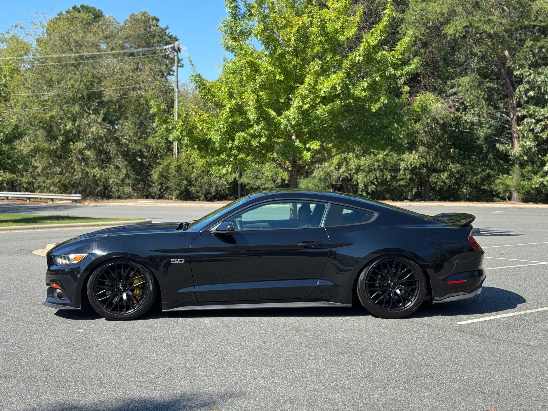 Used 2016 Ford Mustang GT Premium w/ GT Performance Package RWD image 6