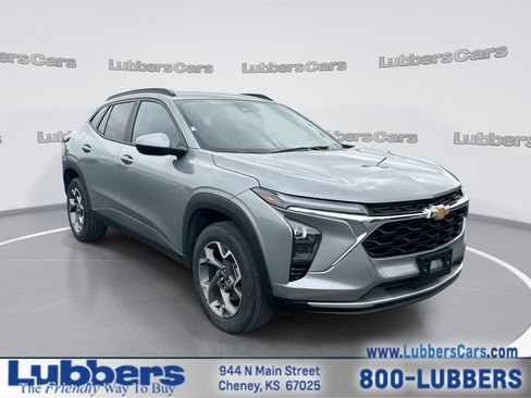 Used 2025 Chevrolet Trax LT w/ LT Convenience Package FWD image 1