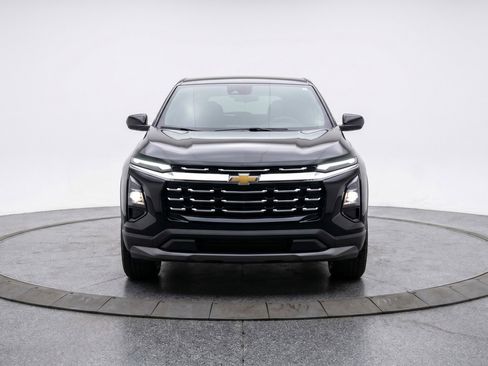 Used 2025 Chevrolet Equinox LT FWD image 2
