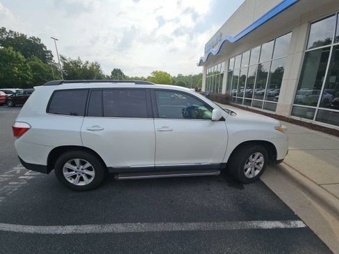Used 2013 Toyota Highlander SE AWD/4WD image 10