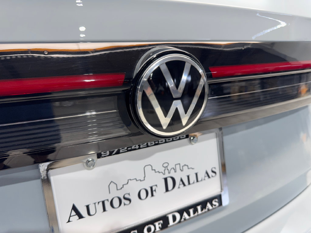 Used 2025 Volkswagen Taos SE FWD image 22