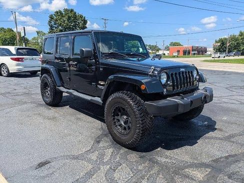 Used 2015 Jeep Wrangler Unlimited Sahara w/ Connectivity Group AWD/4WD image 4