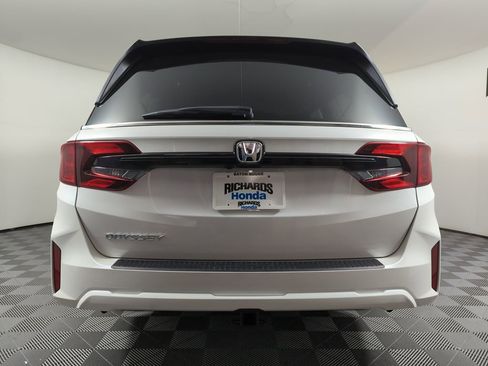 New 2026 Honda Odyssey EX-L image 4