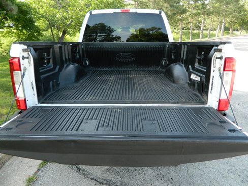 Used 2019 Ford F250 XLT AWD/4WD image 9