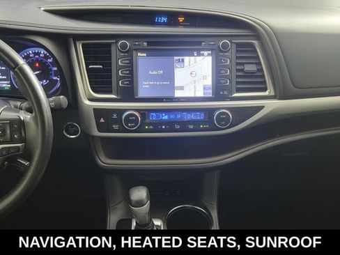 Used 2019 Toyota Highlander XLE AWD/4WD image 21