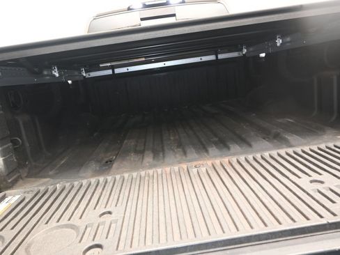 Used 2022 Nissan Titan PRO-4X w/ Pro-4x Convenience Package AWD/4WD image 16