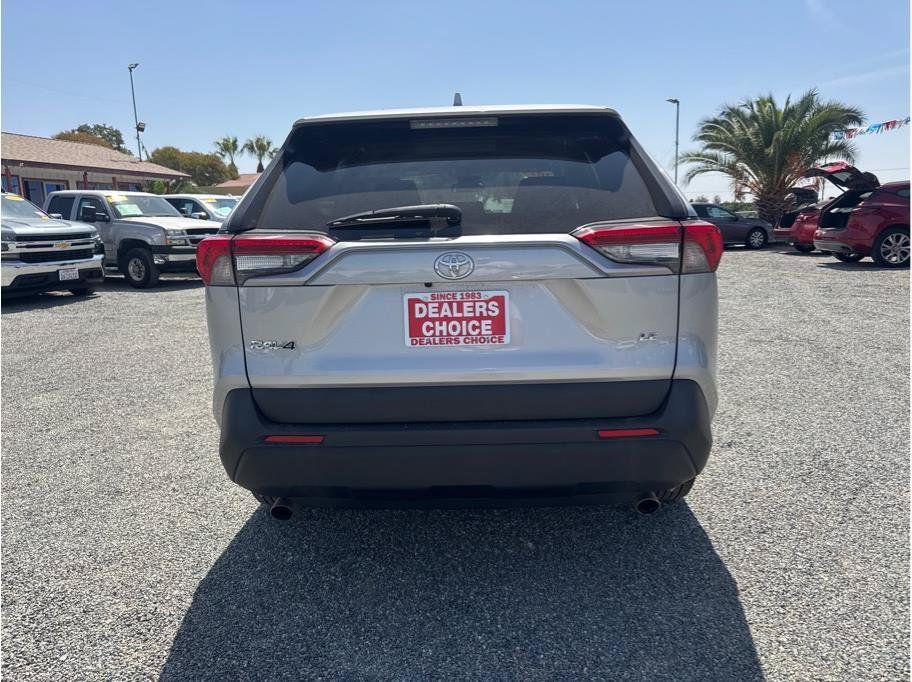 Used 2022 Toyota RAV4 LE FWD image 6