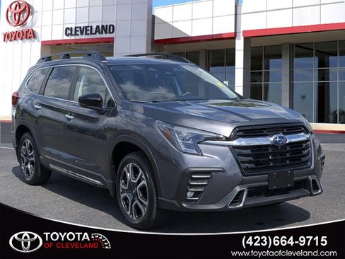 Used 2025 Subaru Ascent Touring AWD/4WD image 1