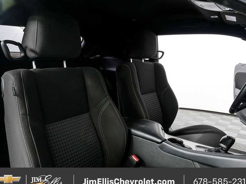 Used 2022 Dodge Challenger SXT image 19