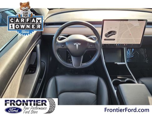 Used 2018 Tesla Model 3 Mid Range image 9