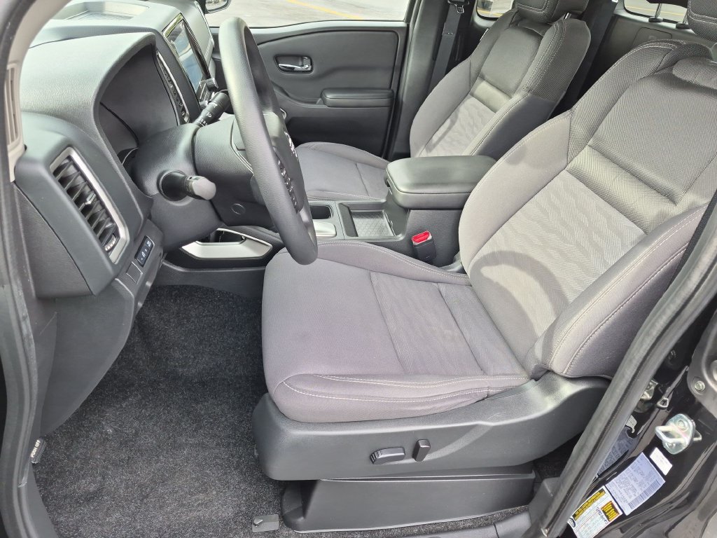 Used 2024 Nissan Frontier SV RWD image 11