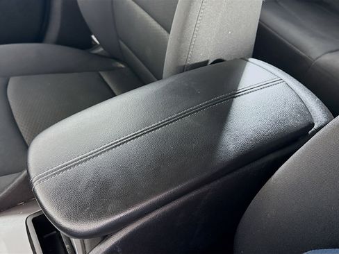 Used 2017 Chevrolet Malibu LT image 18