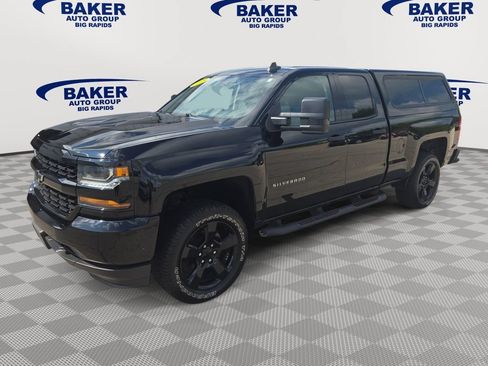 Used 2018 Chevrolet Silverado 1500 Custom w/ Custom Value Package AWD/4WD image 8