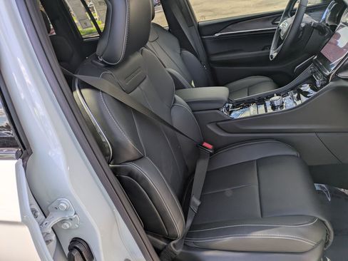 New 2025 Jeep Grand Cherokee Overland w/ Adv Protech Group III AWD/4WD image 46