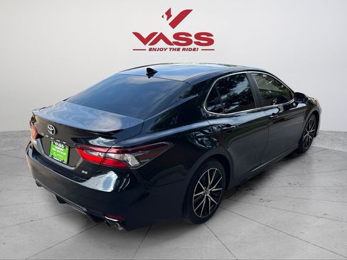 Used 2023 Toyota Camry SE FWD image 5