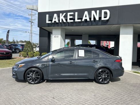 Used 2023 Toyota Corolla SE image 3