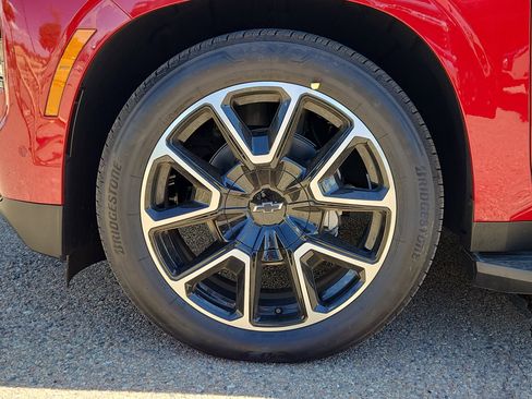 New 2026 Chevrolet Suburban RST w/ RST Capability Package AWD/4WD image 15