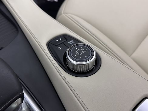 Used 2019 INFINITI QX50 Luxe w/ Navigation Package FWD image 17