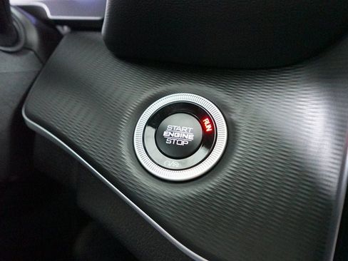 New 2025 Jeep Grand Cherokee Altitude image 21