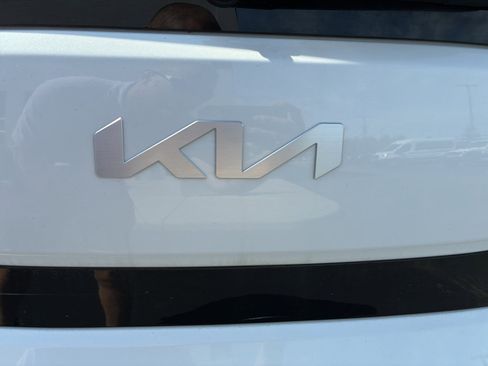 Used 2025 Kia Soul LX w/ LX Technology Package FWD image 20