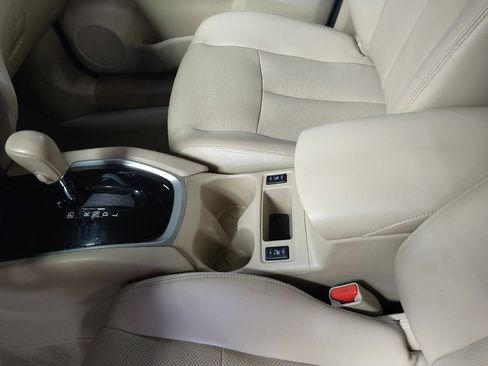 Used 2015 Nissan Rogue SL FWD image 26