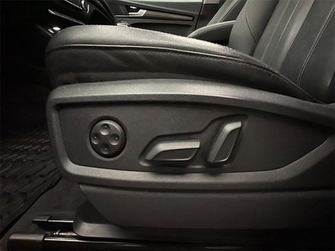 Used 2021 Audi Q5 2.0T Premium w/ Convenience Package image 10