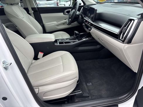 Used 2025 Kia Sorento S w/ Panoramic Sunroof Package AWD/4WD image 17