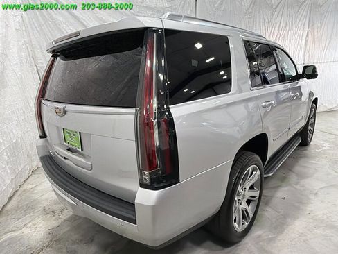 Used 2016 Cadillac Escalade Luxury AWD/4WD image 8