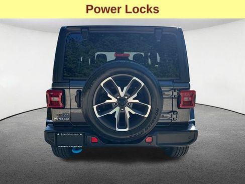 Used 2024 Jeep Wrangler Unlimited w/ Convenience Group AWD/4WD image 11