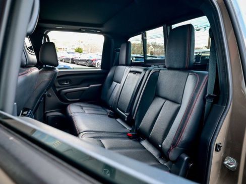 Used 2021 Nissan Titan PRO-4X w/ Pro-4x Convenience Package image 17