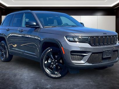 Used 2023 Jeep Grand Cherokee Altitude