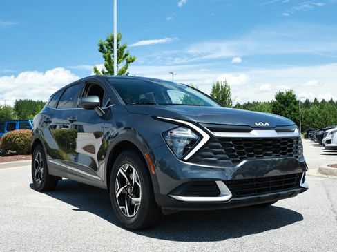 Used 2023 Kia Sportage LX AWD/4WD image 3