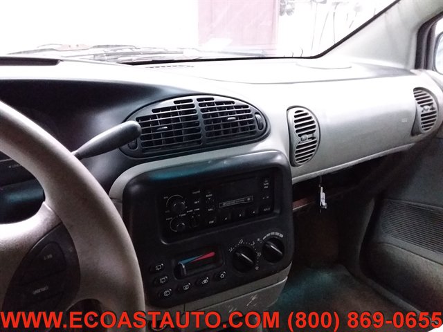 Used 1997 Dodge Caravan SE FWD image 12