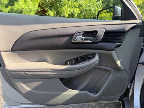 Used 2016 Chevrolet Malibu LT FWD image 22