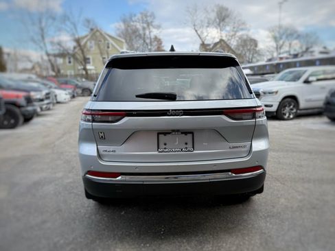 Used 2023 Jeep Grand Cherokee Limited w/ Luxury Tech Group II image 12